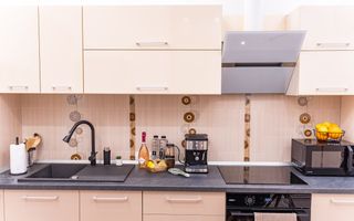 Apartament renovat in cladire istorica - Poză 11