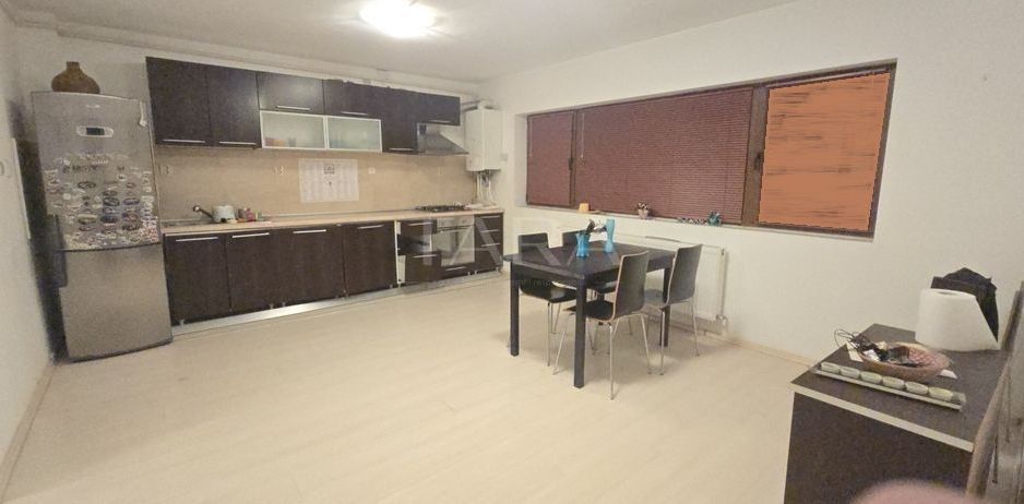 Apartament generos cu 4 camere, situat în zona Poligon. - Poză 2