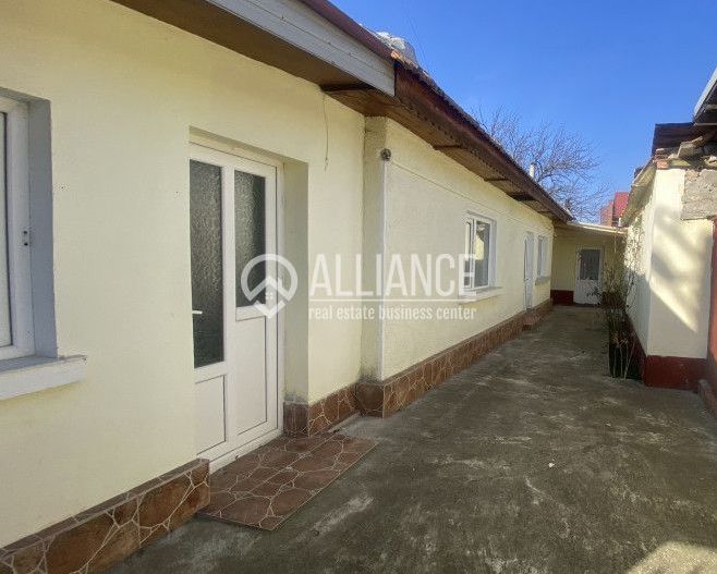 Murfatlar (COD 07)Casă bătrânească locuibilă cu teren de 300 mp - Poză 1