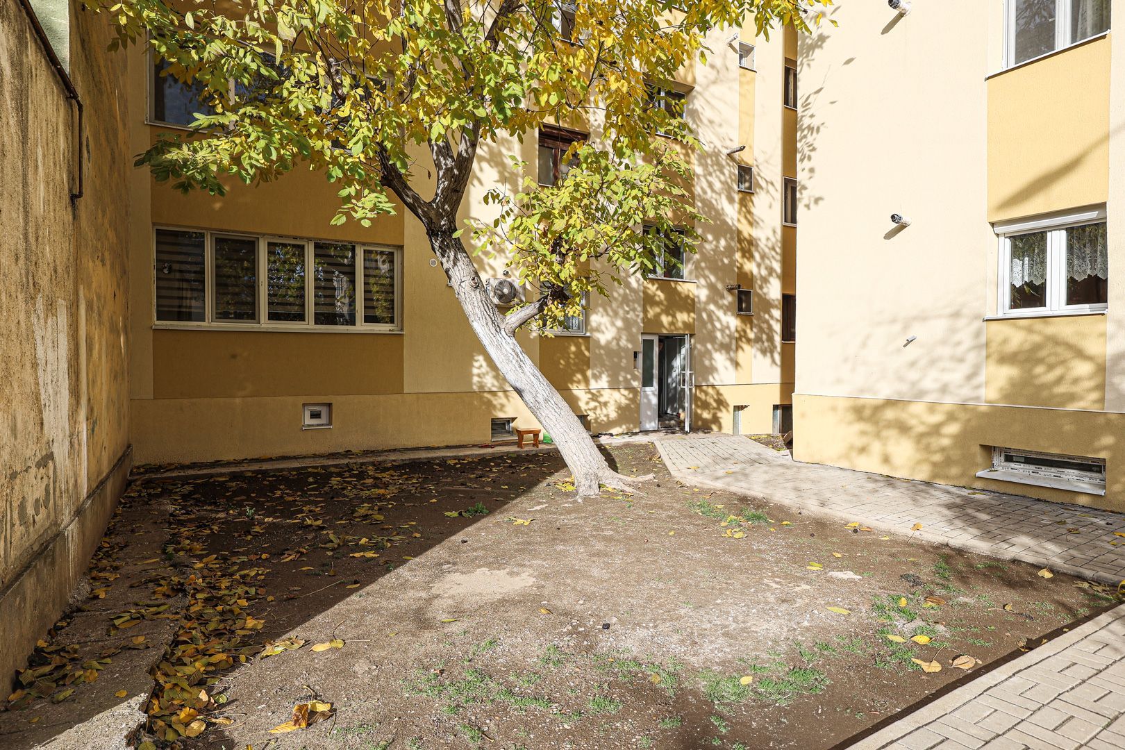 Rezervat! Apartament 2 camere, decomandat, 64 mp, etaj 4/4 - Poză 9