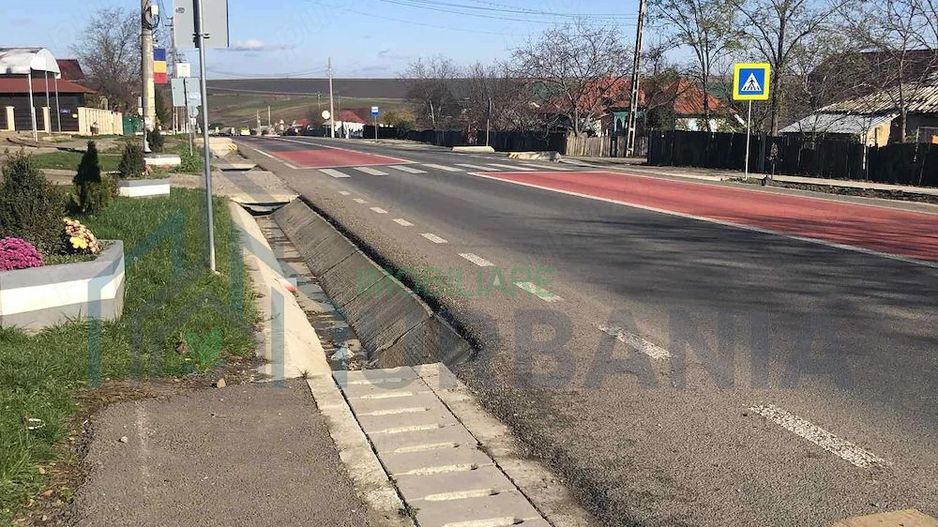 Casă bătrânească în Boureni (Târgu Frumos) – teren 950 mp, poziție centrală - Poză 1
