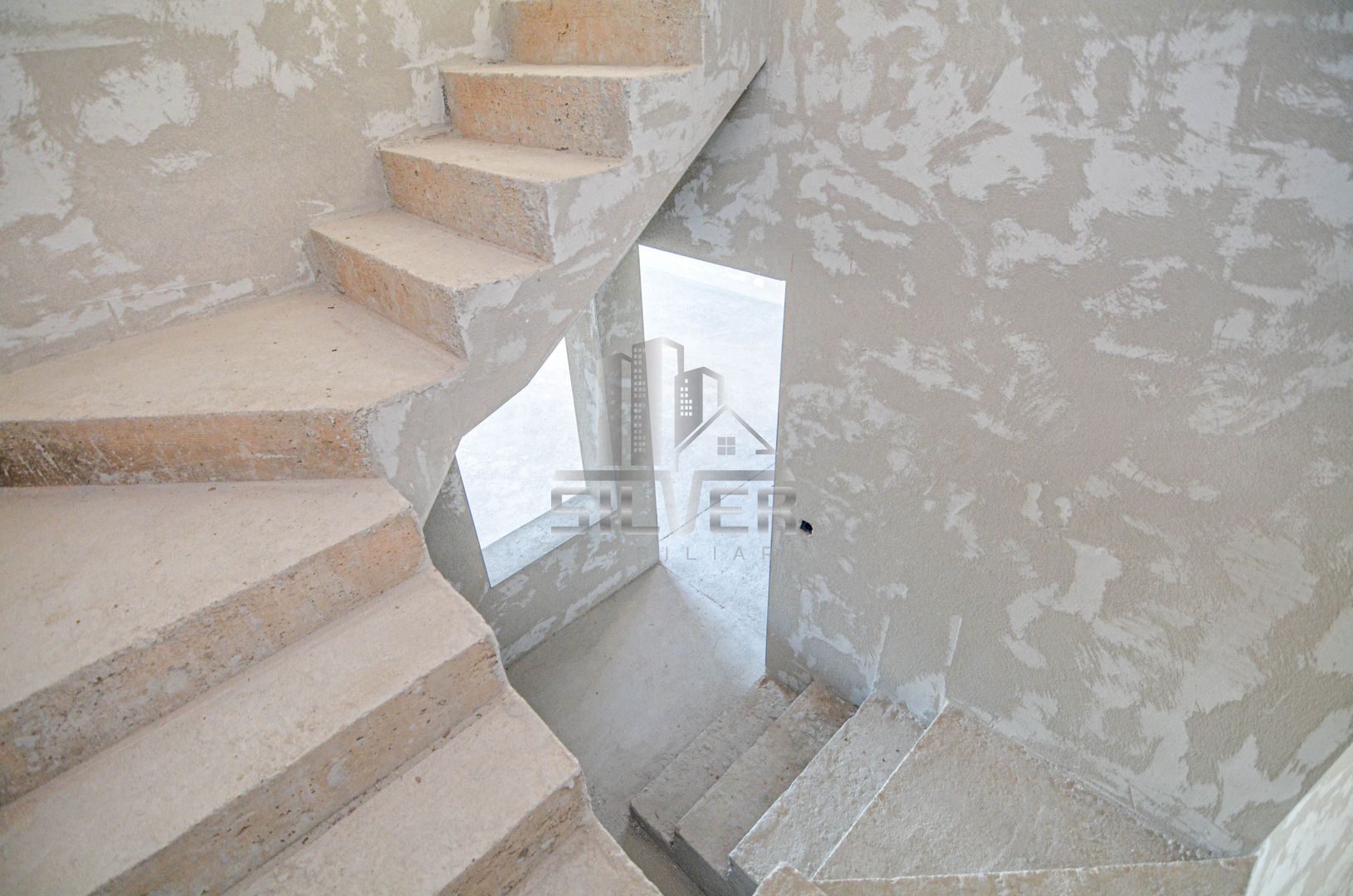 Casa de tip Duplex cu demisol si terasa - Poză 8