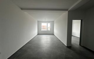 Apartament cu 2 camere, Giroc, drum asfaltat - Poză 1