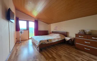 Casă Vilă cu 9 camere și piscină încălzită în localitatea Cornu - Poză 19