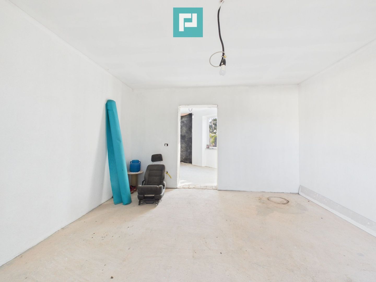 Casă cu teren 983 mp, front stradal 30 m, Cicir - Poză 6