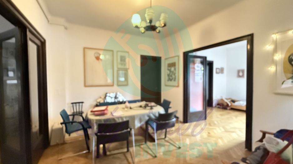 Proprietate rara pe o strada boema - Poză 18