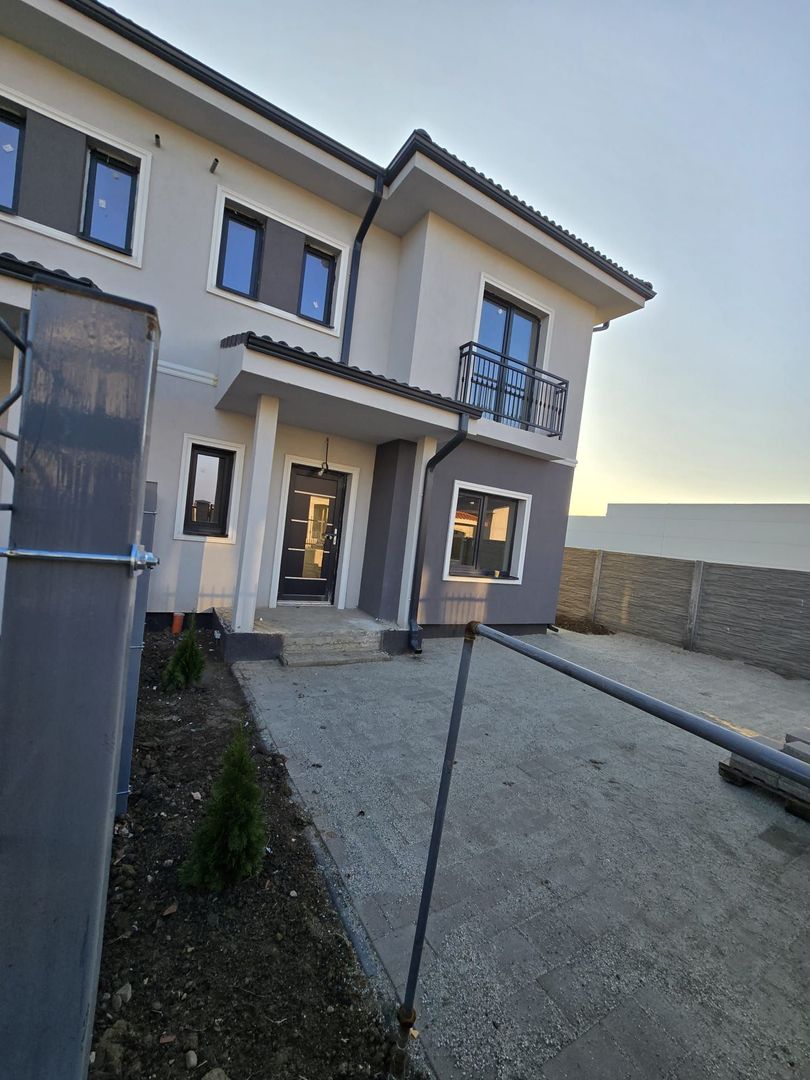 Giroc-Bld. Aviatiei | 5 camere | 3 bai | Bucatarie inchisa | Asfalt - Poză 3