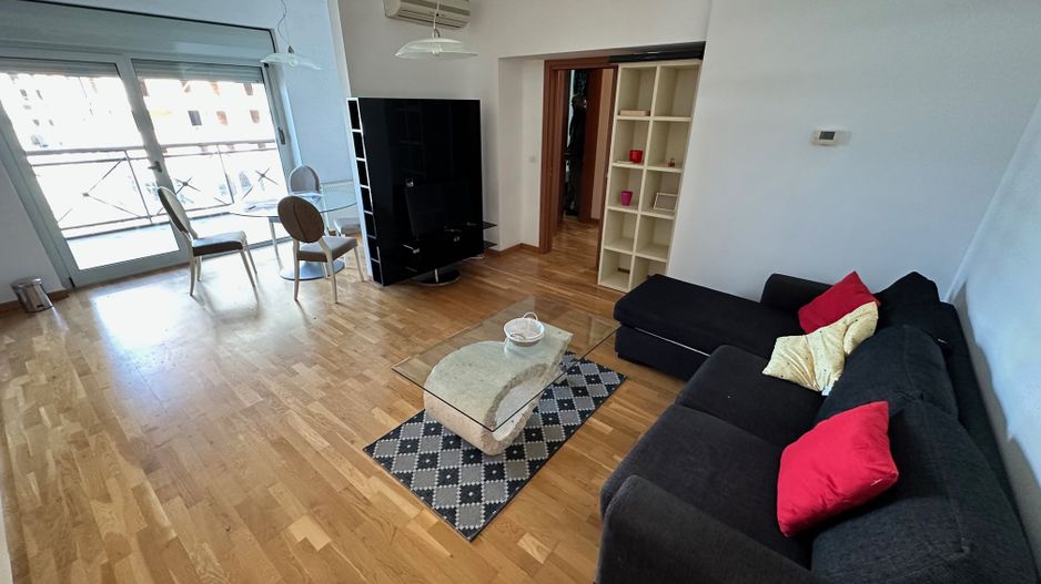 Apartament 2 camere cu  loc de parcare in subteran - Poză 1