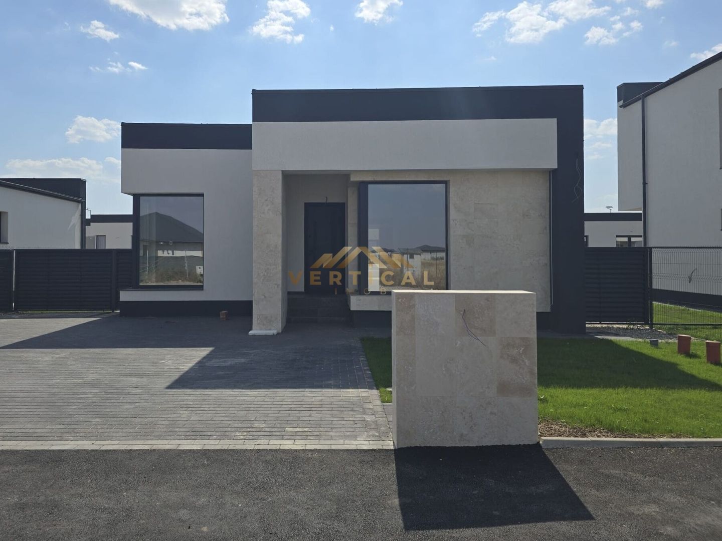 Casa de vis intr-un cartier rezidential nou / Berceni Mega Parc - Poză 1