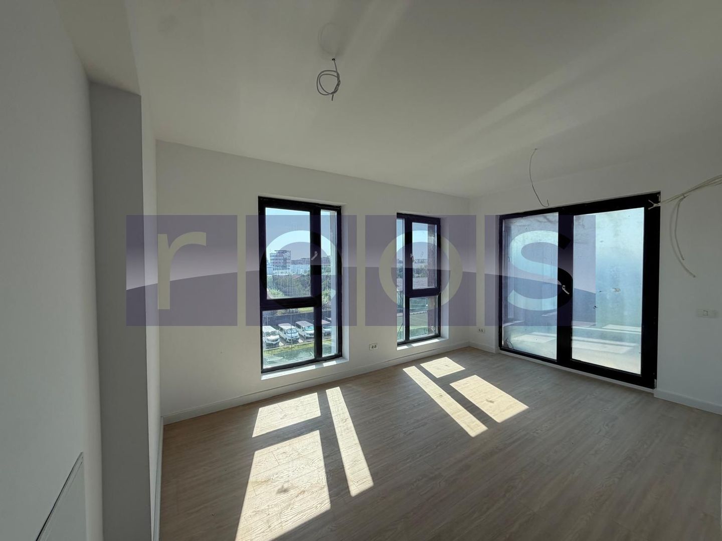 VANZARE APARTAMENT LA CHEIE | 3 CAMERE | 72MP | TERASA | PARCARE - Poză 1