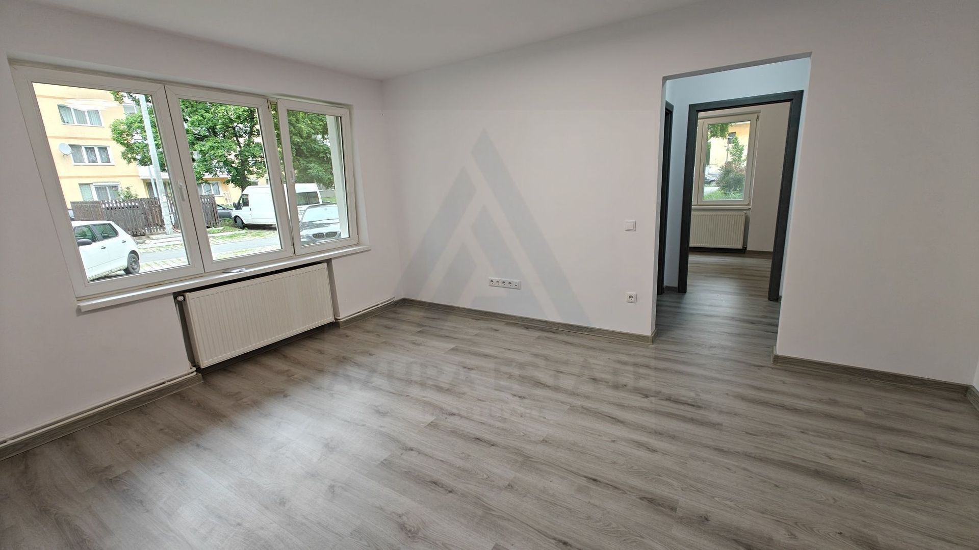 Apartament modern 2 camere parter 46 mp utili zona Terezian - Poză 2