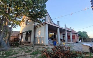 2 case in Vetis pe 30 ari - Poză 2