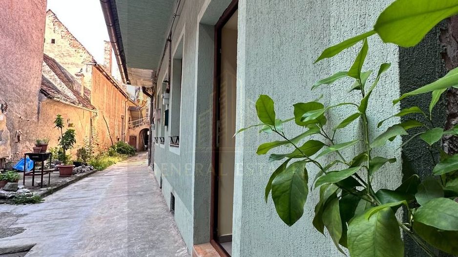 Apartament spre vanzare amplasat la doar 2 minute de Piata Sfatului - Poză 13