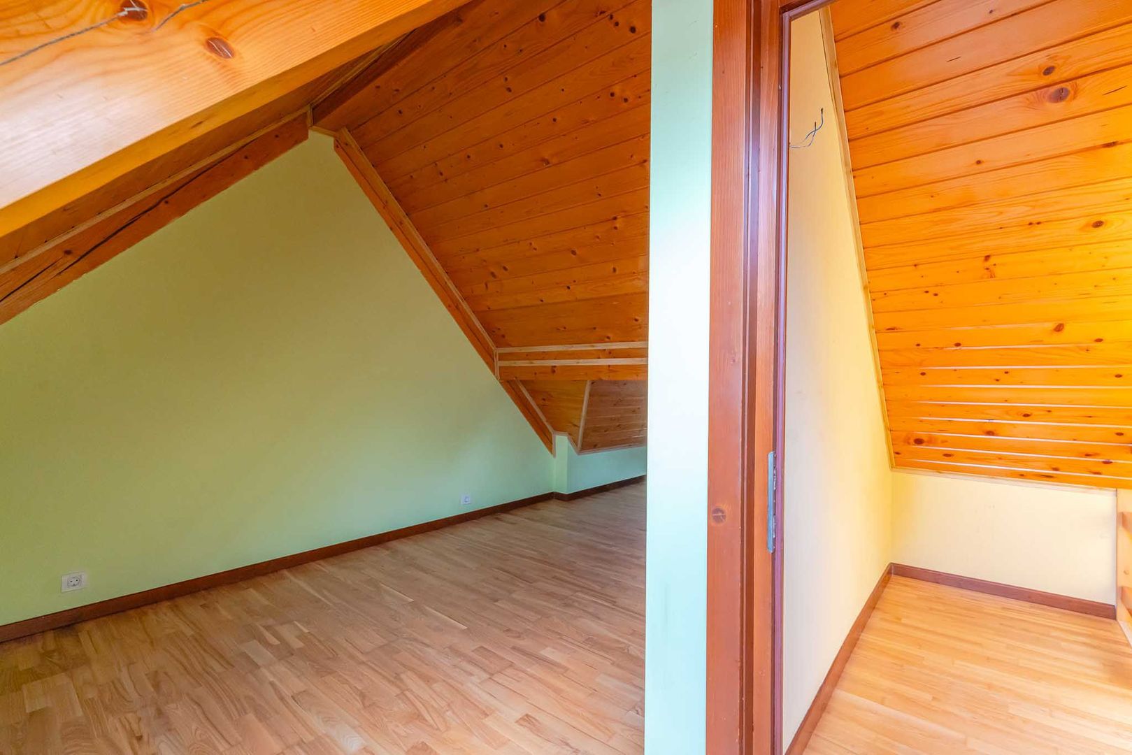 Apartament cu două dormitoare în Predeal, aproape de Pârtia Clăbucet - Poză 12