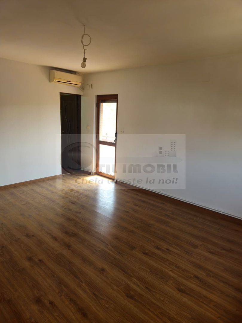 Apartament cu 3 camere, 70mp, zona Bucium - Poză 8