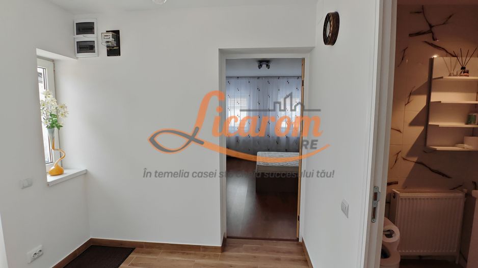SANPETRU .Casa pretabila 2 familii ( Parinti + copil),singur in curte. - Poză 5