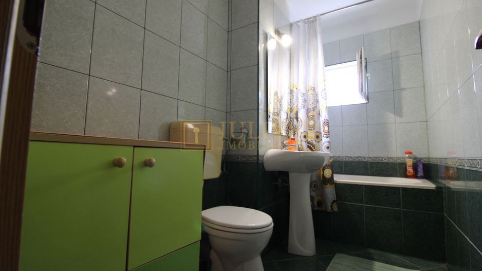 Apartament spatios, 3 camere, 2 bai, ideal pentru studenti - Poză 16