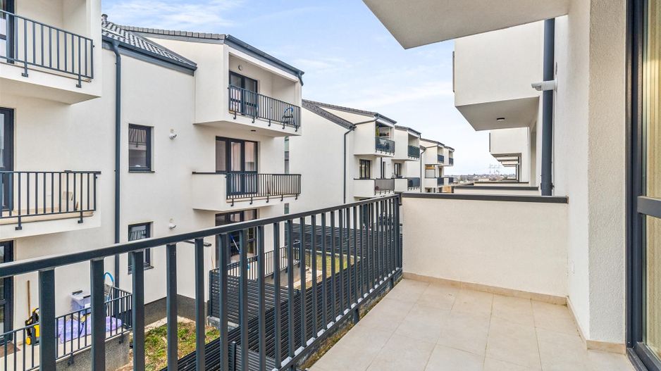 Apartament nou 3 camere si parcare Sanpetru Brasov - Poză 1