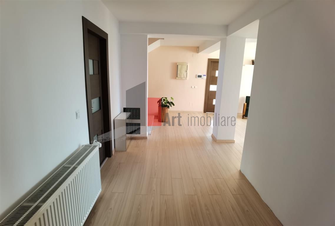 VIla 11 Camere Cernica - Poză 11