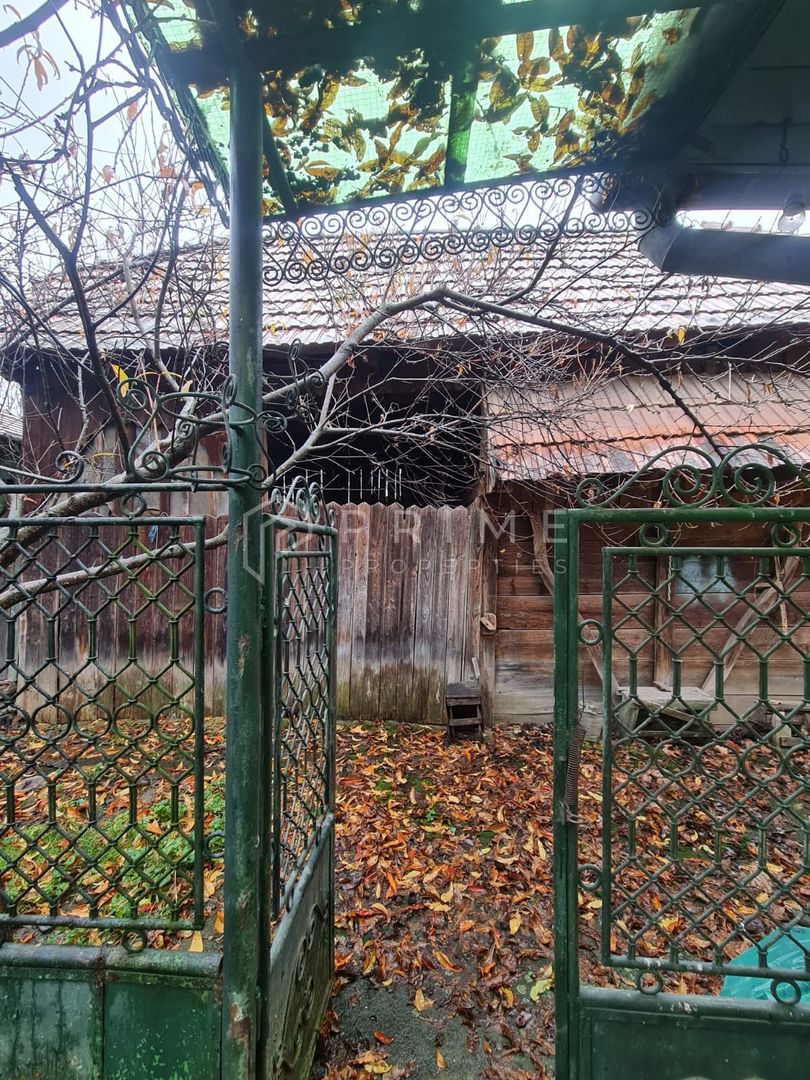 Casă cu teren de 1.000 m² – utilități complete, ideală pentru renovare - Poză 7