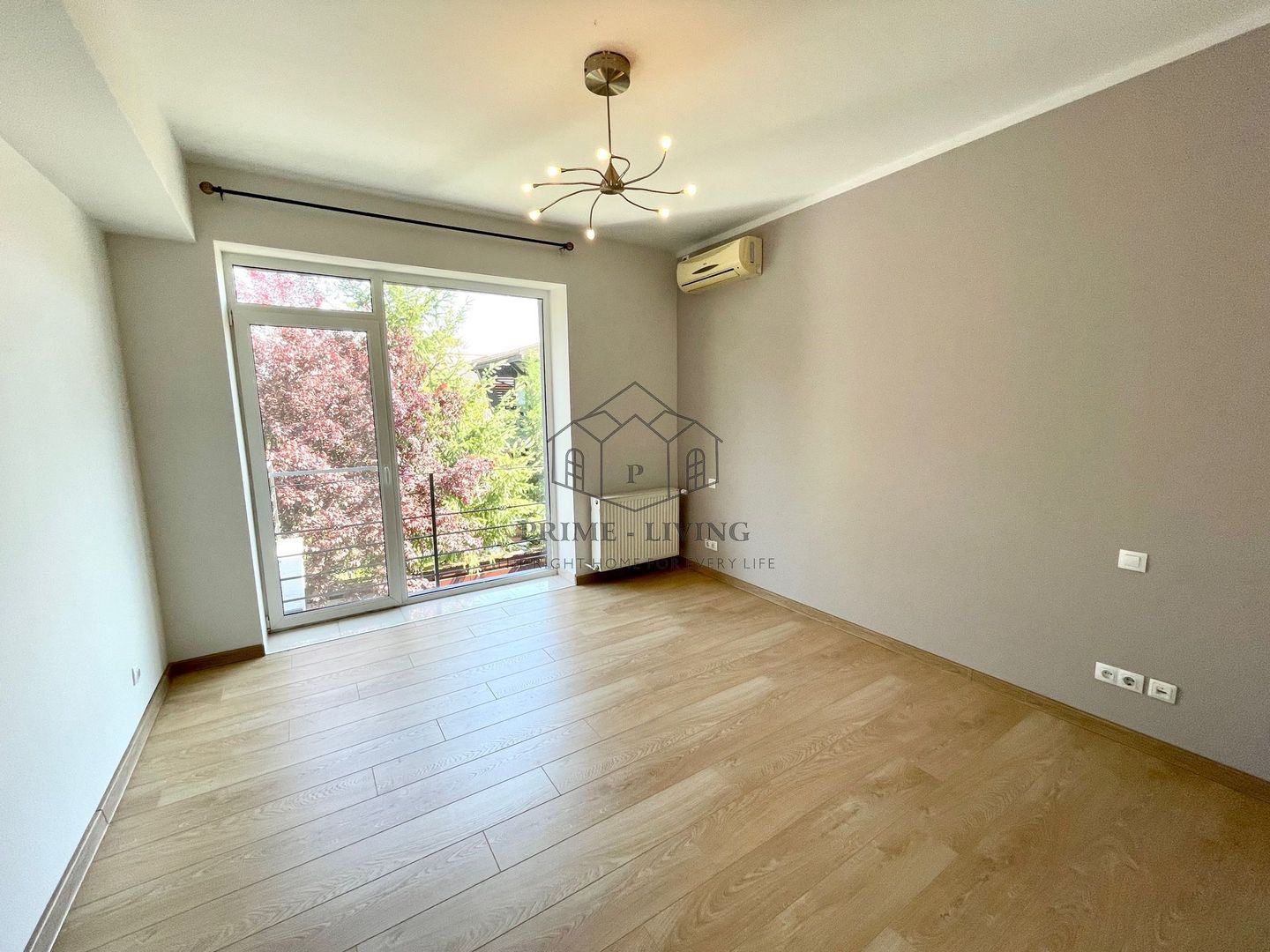 VILA CU 4 DORMITOARE LA INCHIRIERE IN COMPLEX REZIDENTIAL - Poză 3