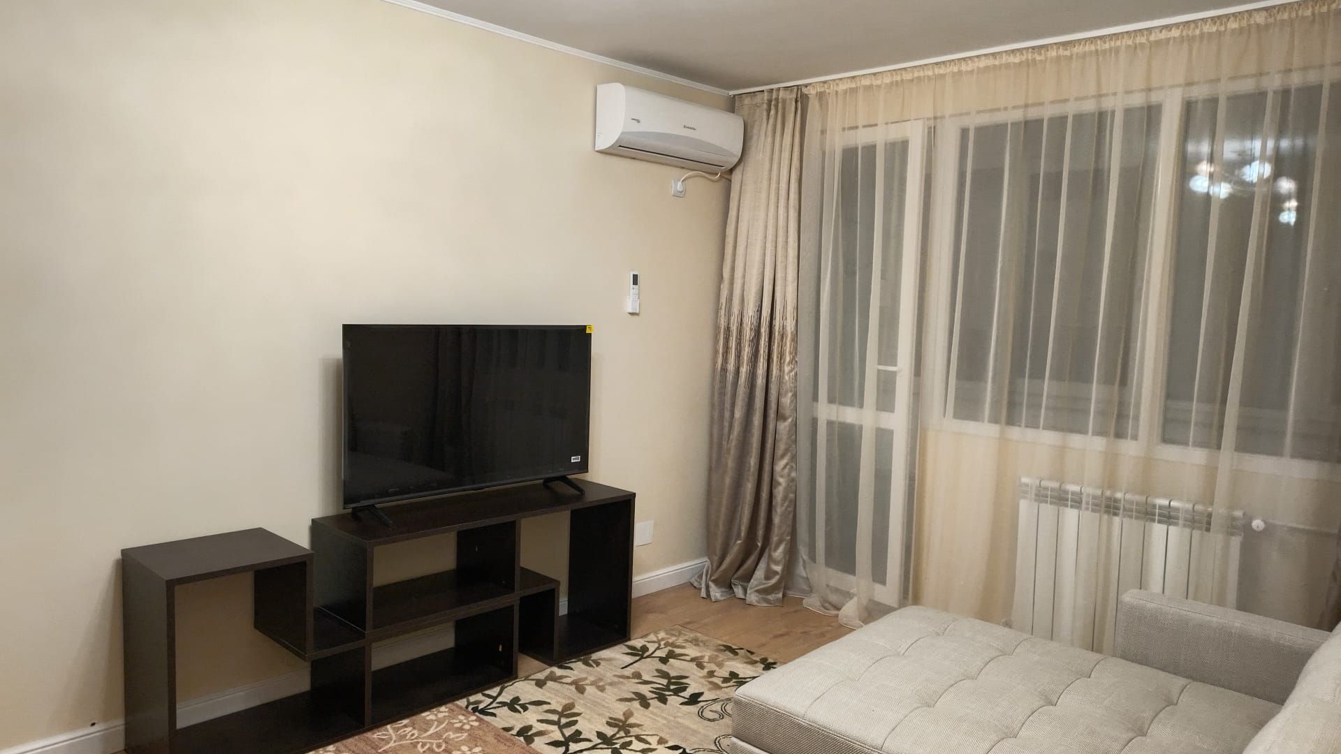 AP. 2 CAMERE- PIATA SUDULUI, BUCATARIE INCHISA, MOBILAT MODERN - Poză 3
