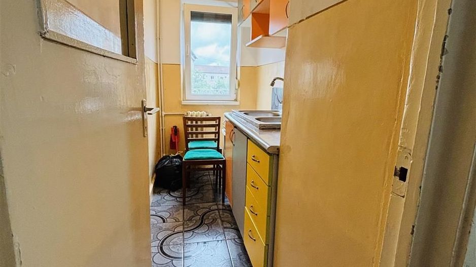 APARTAMENT CU 2 CAMERE SEMIDECOMANDAT ZONA NUFARUL - Poză 6