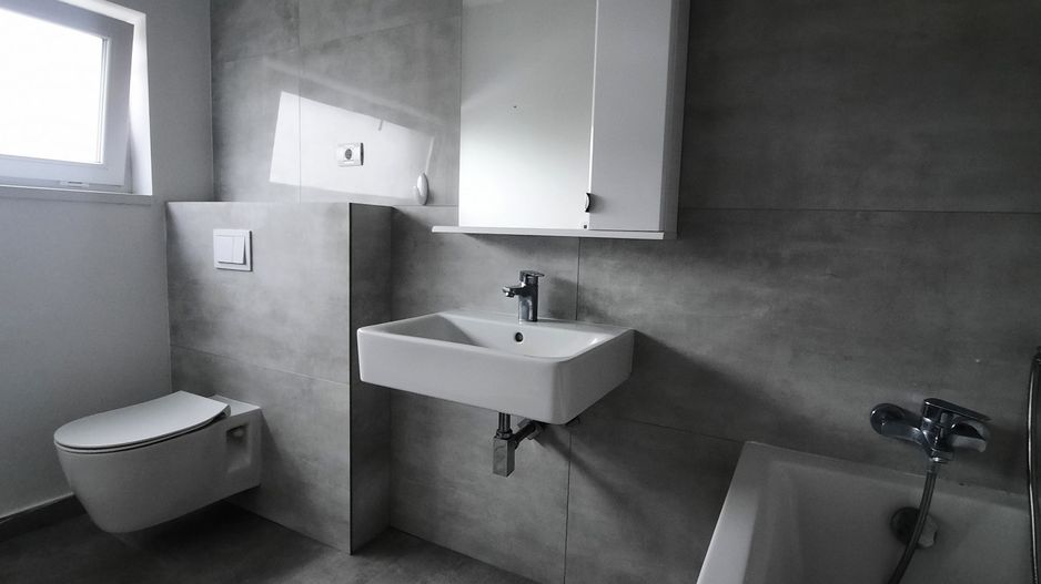 Locuinta cu 3 camere, curte si 2 locuri de parcare - Poză 14