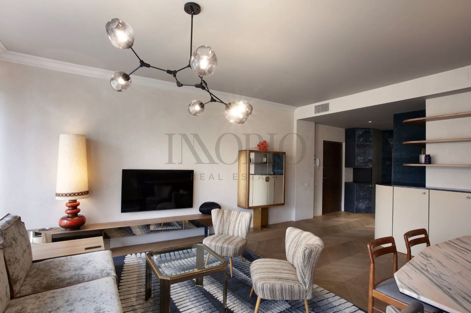 Full Service Apartment | 2 Bedrooms | Parking | Concierge - Poză 3