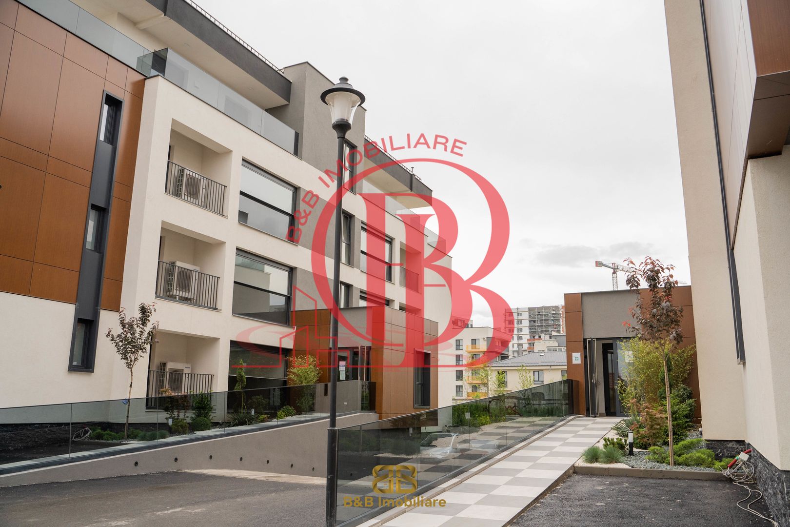 3 camere Titan Pallady - pompa de caldura- panouri solare - Poză 4