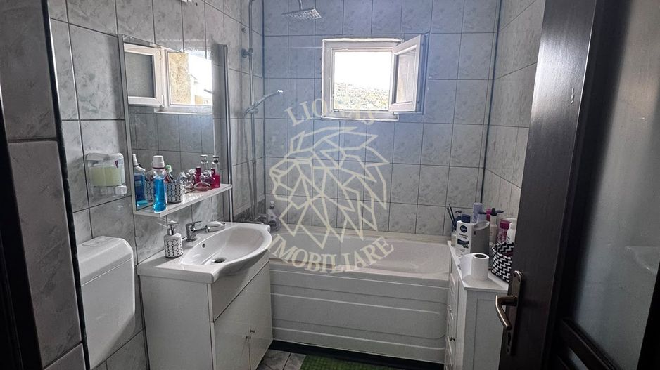 Apartament decomandat 3 camere-2 balcoane-etaj 3-Zona Petru Maior - Poză 7