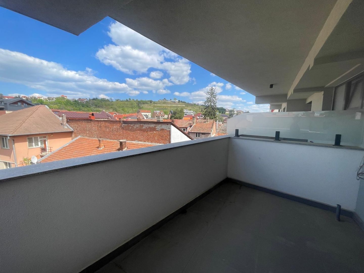 Oază urbană lângă Parcul Brătianu–apartament modern cu terasă spațiosa - Poză 12