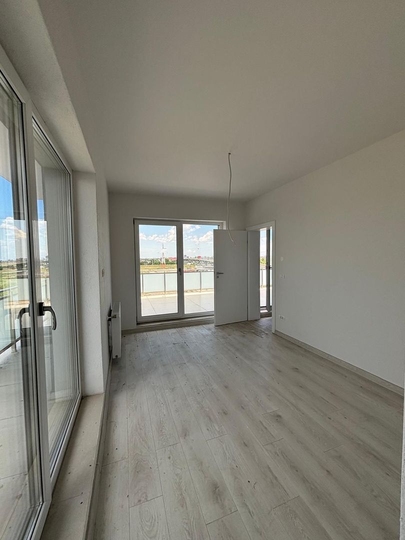 Apartament tip Penthouse-terasa de 50mp,zona Mehala - Poză 4