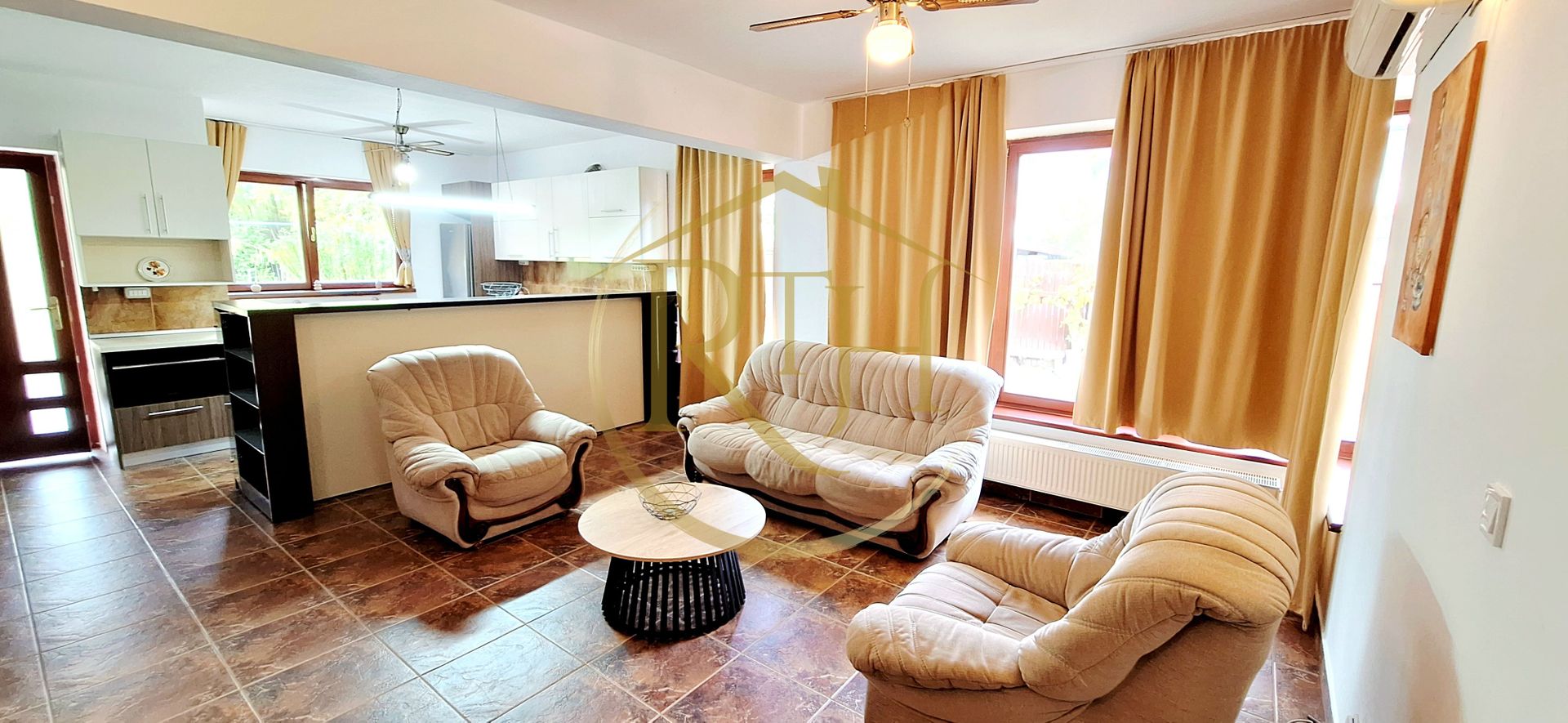 Oferim spre inchiriere, casa deosebi cu 4 camere,2 garaje,zona Soarelui-Braytim - Poză 1