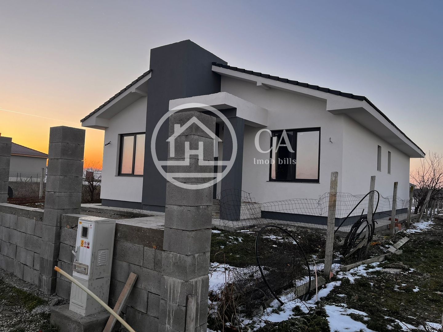 Casă de vânzare cu 4 camere in cartierul Bălcescu, Oradea - Poză 2