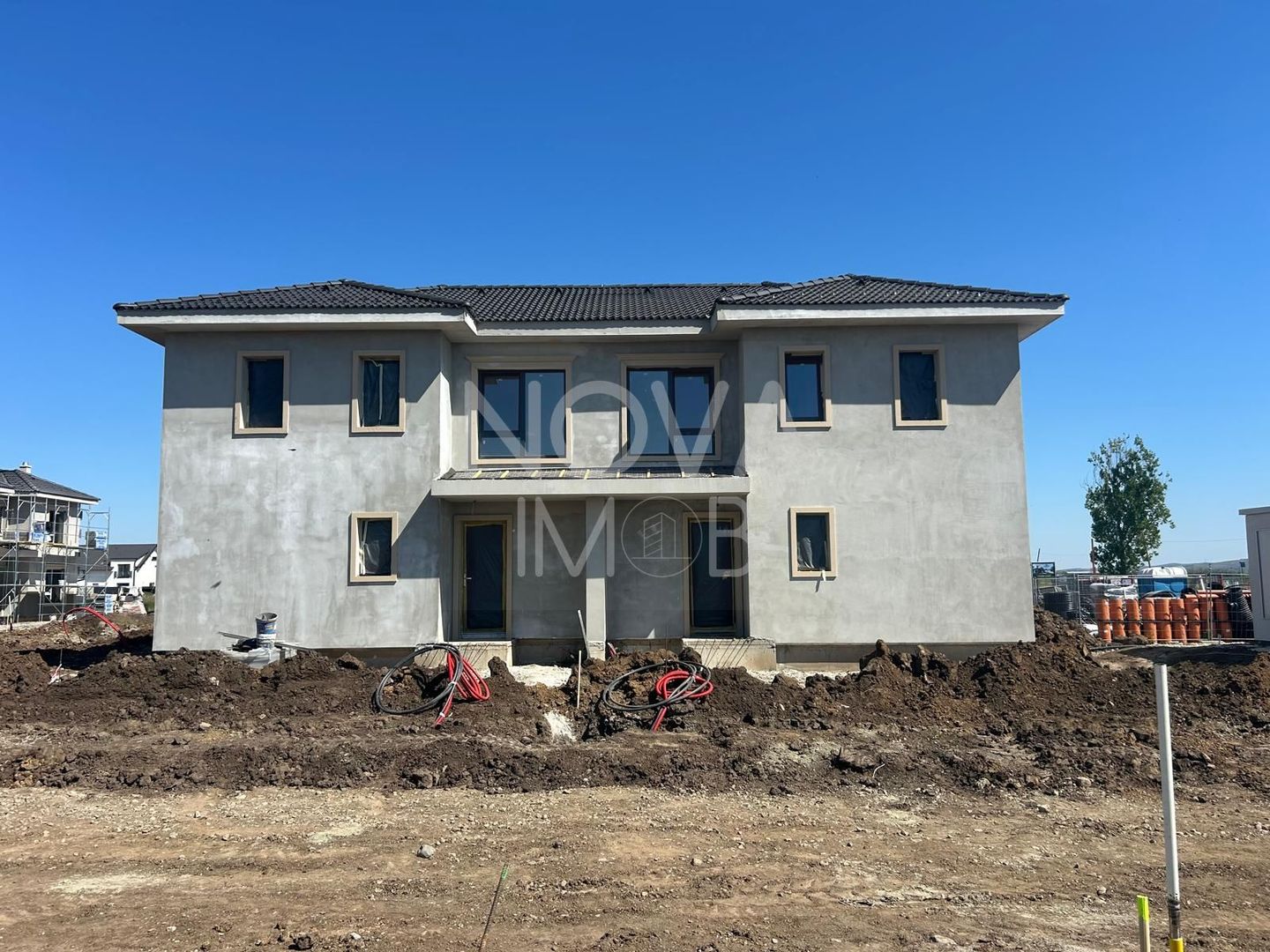 Casa tip duplex 5 camere, 215 mp gradina - Sura Mica - Poză 1