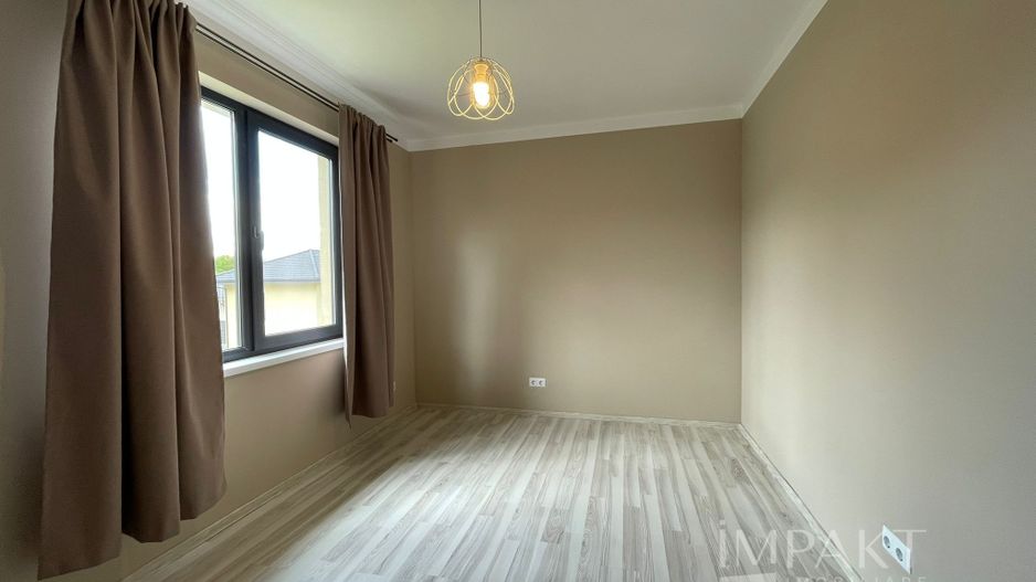 Casă / Vilă cu 4 camere de închiriat - Dezmir - Poză 15