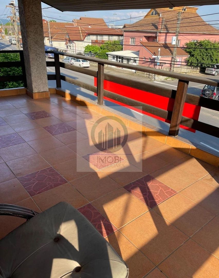 Investiție sigura, zona excelenta–Pensiune funcționala, Str.Horea Deva - Poză 8