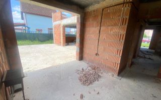 Sacalaz casa la rosu - Poză 4