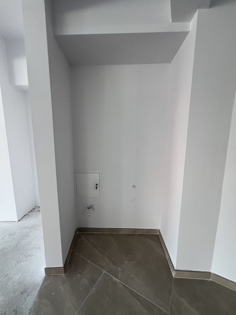 SAD CU VEDERE PANORAMICA - Poză 9