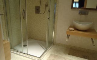 APARTAMENT SPATIOS CU 4 CAMERE LA INCHIRIERE LANGA PARCUL HERASTRAU - Poză 9