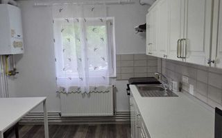 Spitalul Județean | 3 Camere Decomandate | Etaj 1 | Centrală Proprie | Renovat - Poză 2
