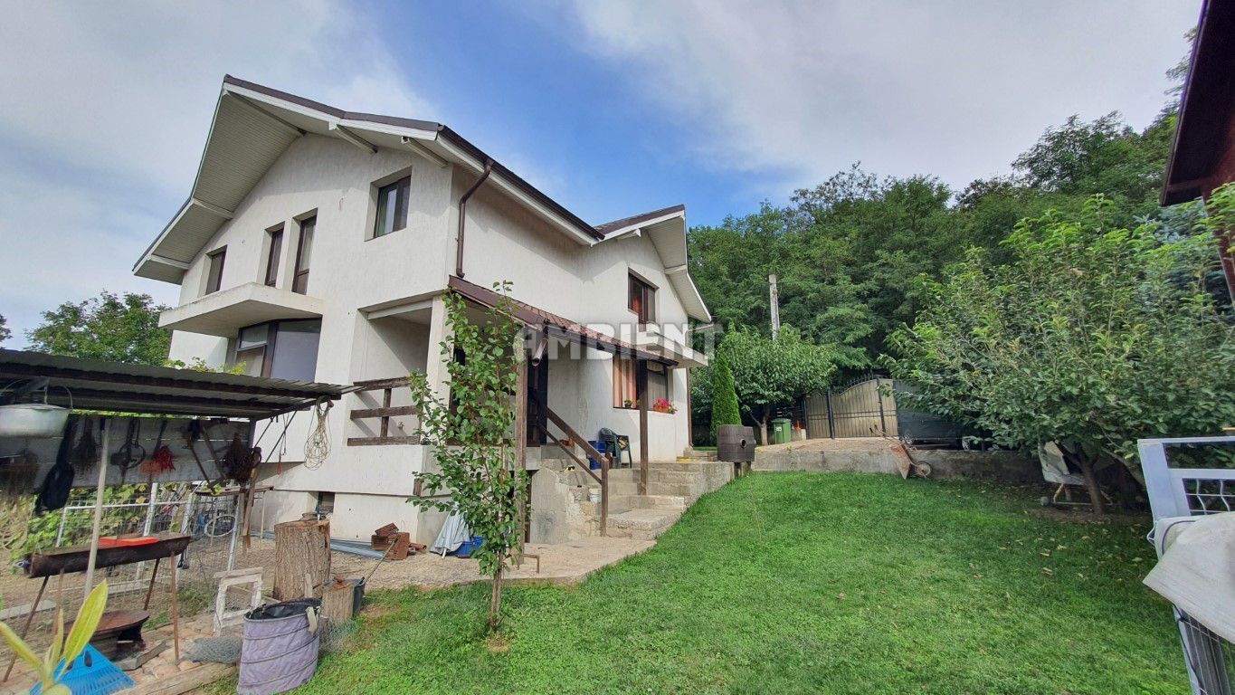 CASĂ INDIVIDUALĂ S+P+M cu teren 550 mp, zona EVEREST; - Poză 1