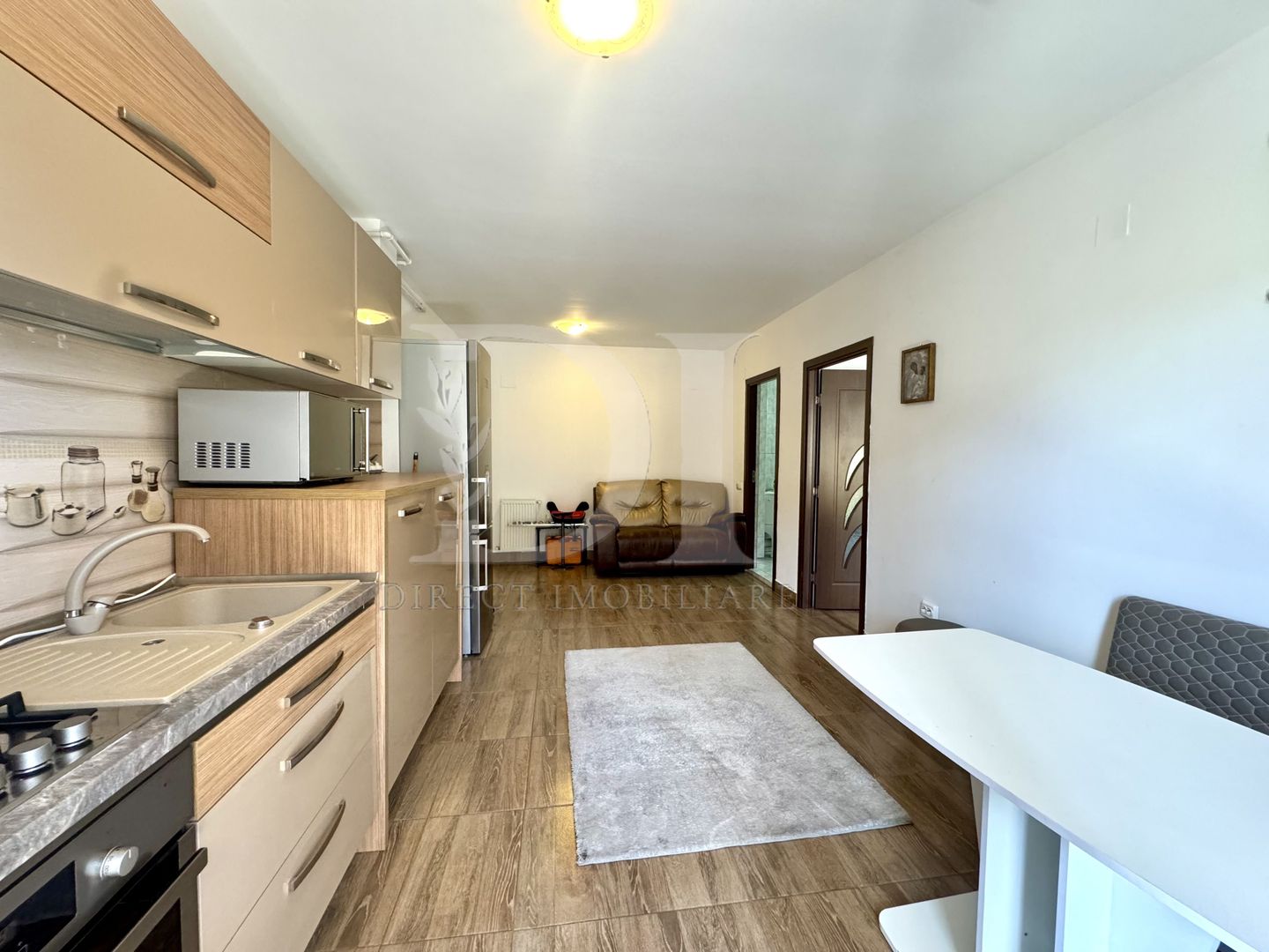 Apartament la cheie / etaj intermediar / Zona Florilor - Poză 1