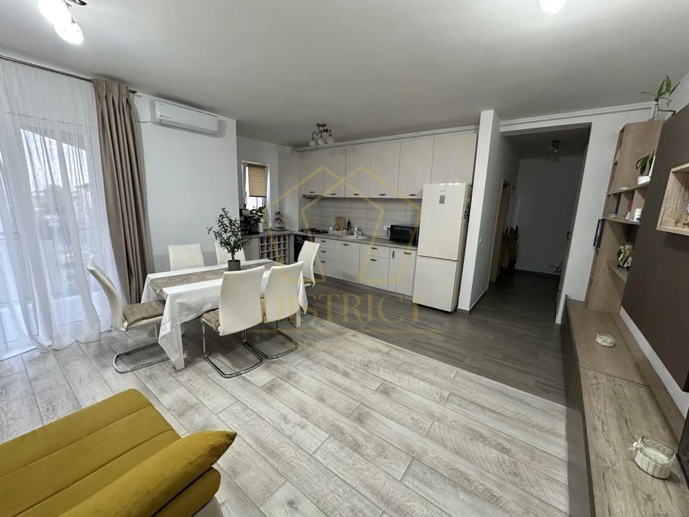 Apartament modern cu 3 camere si terasa | HOTEL IQ | Giroc - Poză 1