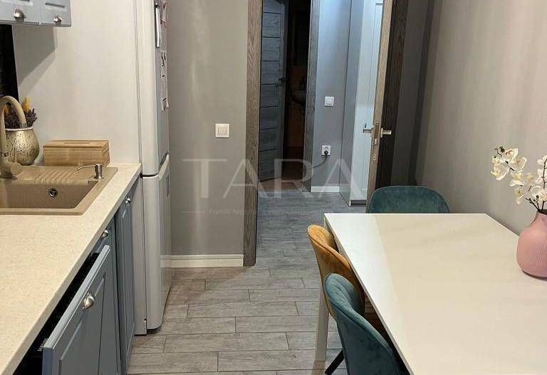 Apartament cu 2 camere, balcon și parcare inclusă, zona Florilor. - Poză 5