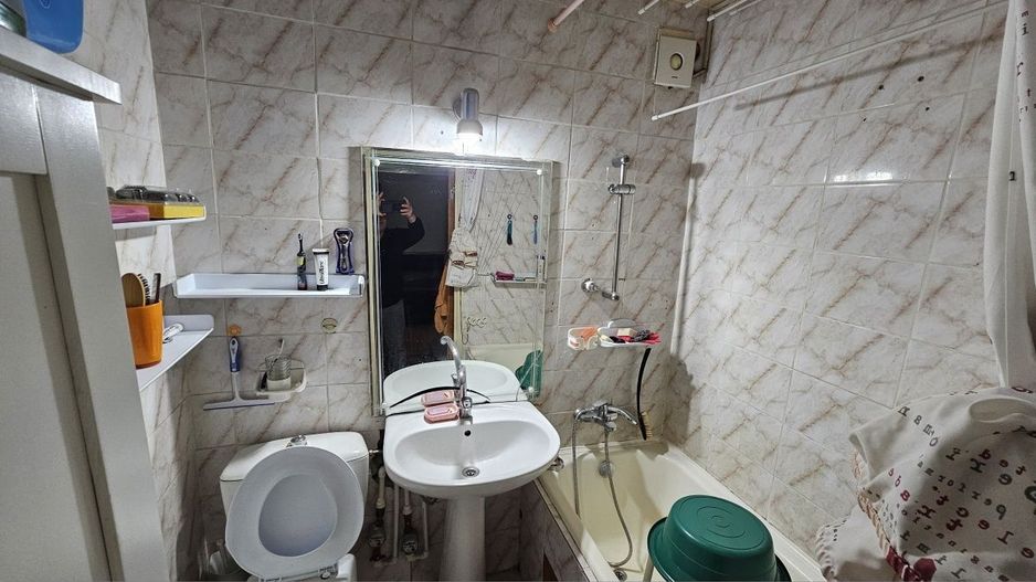 Vânzare Apartament 3 camere, etaj 4/4, bloc reabilitat , terasă refăcută, Rahova - Poză 2