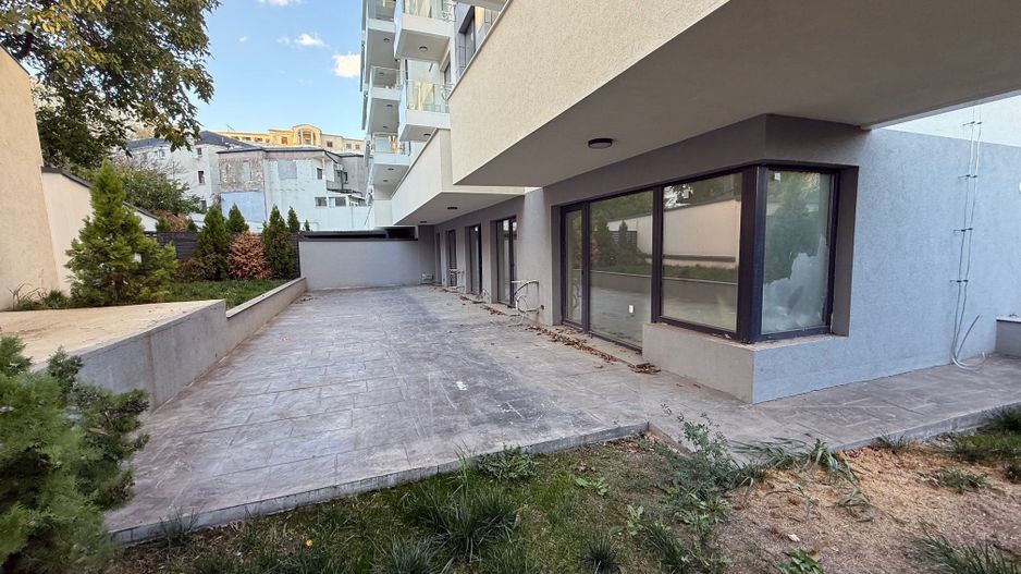 Apartament 4 Camere de Vanzare - Poză 24