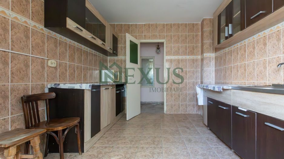 Apartament cu 4 camere, 90 mp, etaj 1 – Zona Nord, Bacău - Poză 12