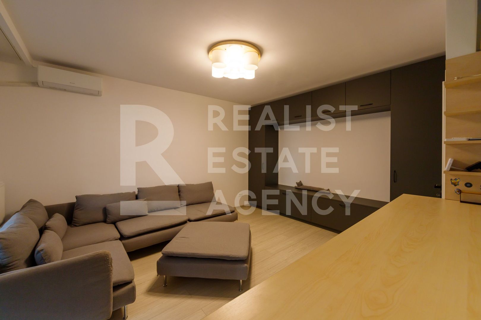 Vânzare, apartament cu 3 camere în zona Lujerului - Poză 5